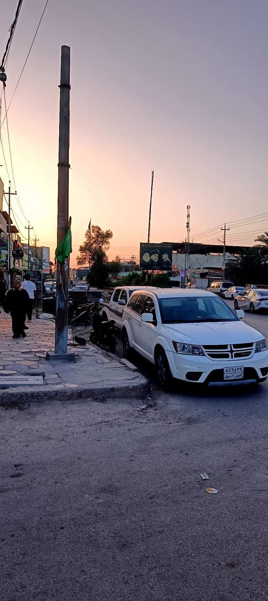 بيت للبيع/ طابقين ملك صرف عرصه 
المساحه / 156متر
المكان/ ابي الخصيب فلكه الباني مقابل اسواق الغدير 
يبعد عن الشارع العام 8 متر 
البيت بصف الركن 
السعر 170 مليون قابل للتفاوض 
للاستفسار الاتصال -***********
