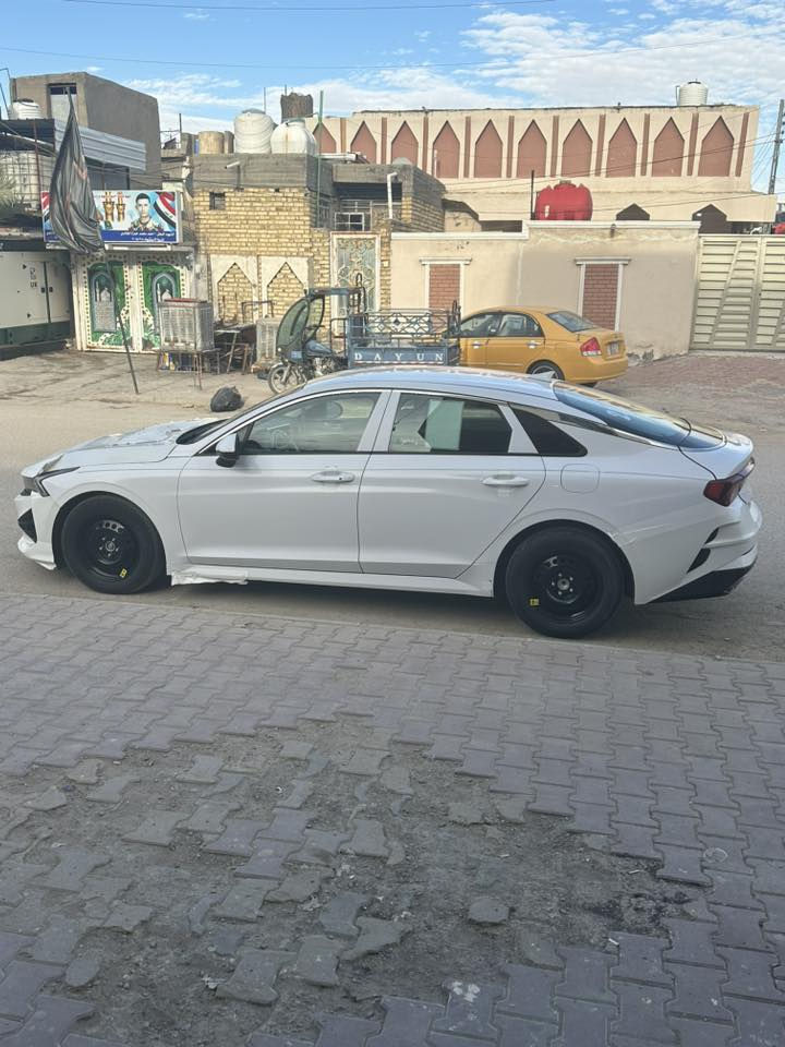 السلام عليكم للبيع او مراوس k5 امريكي قطعه تبديل مواصفات معروفه شاشه بصمه رادارات وال اخ للاستفسار 
مكانها سماوه مركز 
  ***********
