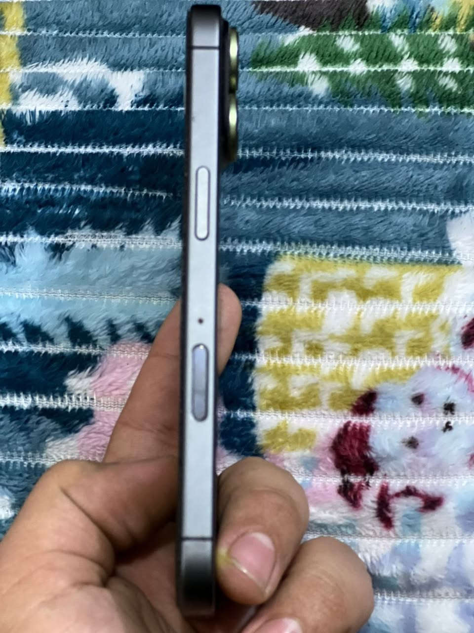 السلام عليكم أيفون 17 عادي ذاكرى 256 بطارية 100 عدد الدورات 70 موبايل نضيف كلش أمنت الله ماستر سعر 1250متواجد واتساب او تصال ***********
