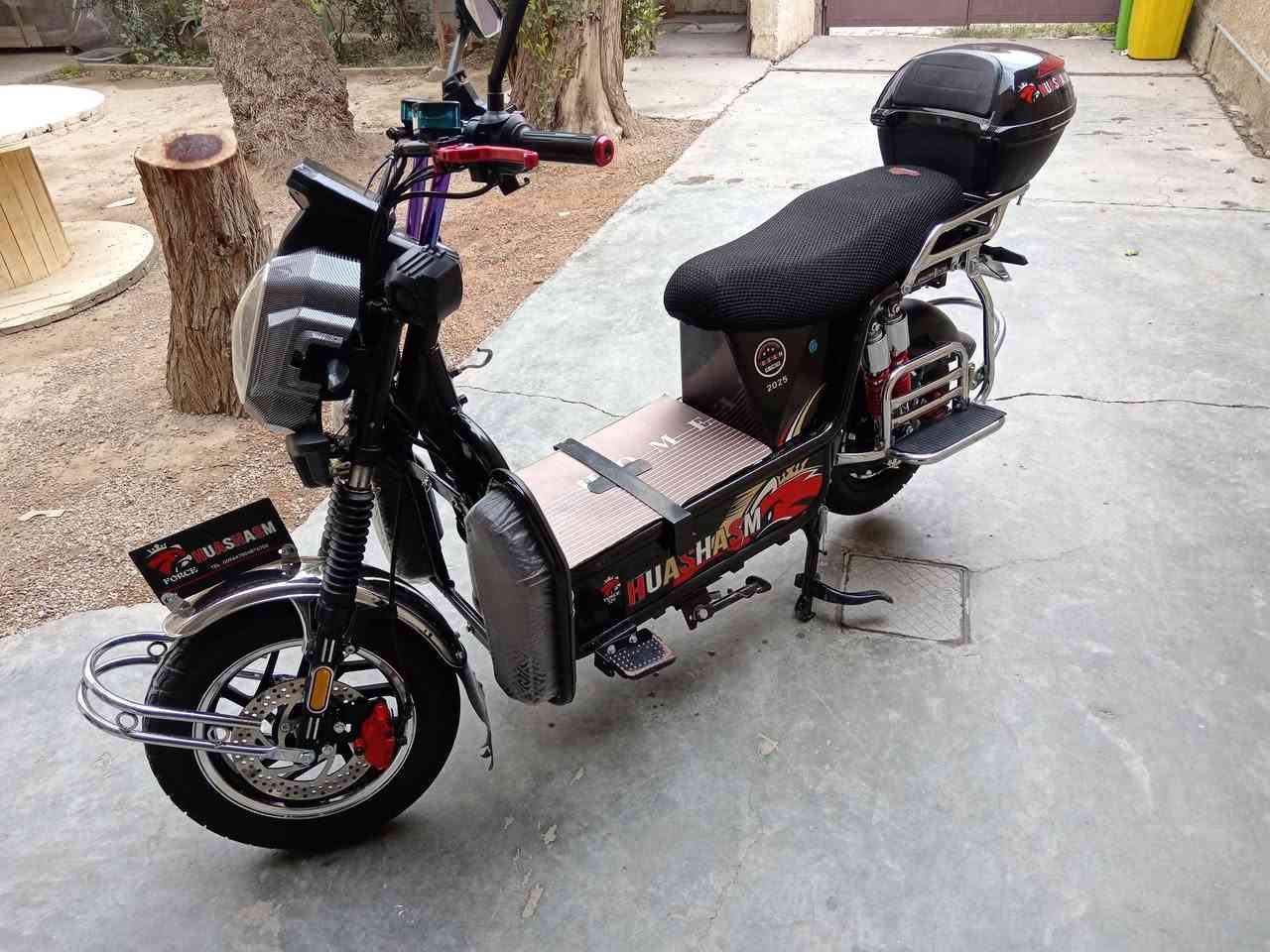 سلام عليكم هيوشه البيع جديد ٢٠٢٥سعره ٦٠٠مكانه جمعيه ***********
