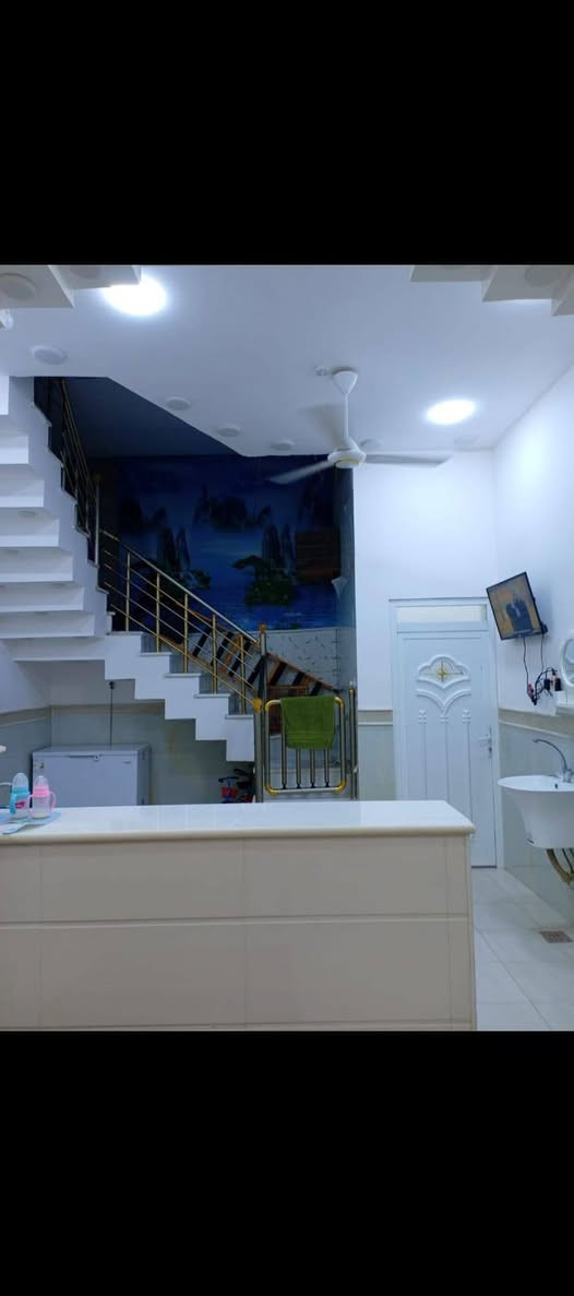 سلام عليكم خوان بيت البيع المساحه لبيت 100مربع ركن بنهاوند لاستفسار ***********
