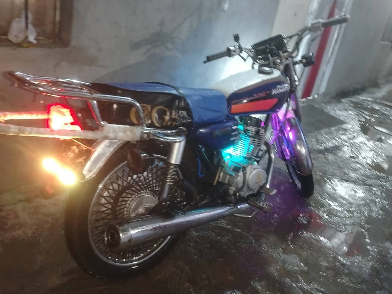 السلام عليكم تايكر  للبيع موديل 20 مبدل بس والفات نظافه فول السعر 440 وبي مجال عنواني حي صدام***********
