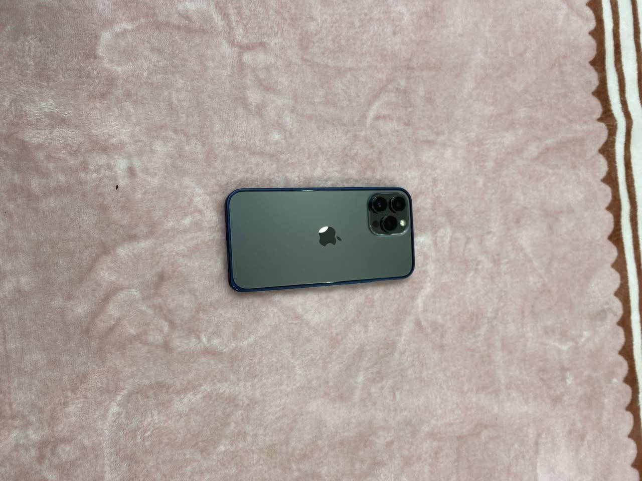 سلام عليكم 13 برو ماكس للبيع جديد مكفول زلغ مابي وتر نموذج M ذاكره 256 بطاريه 87 بلادي  رقم الهاتف ***********.    البصره الجبيله
