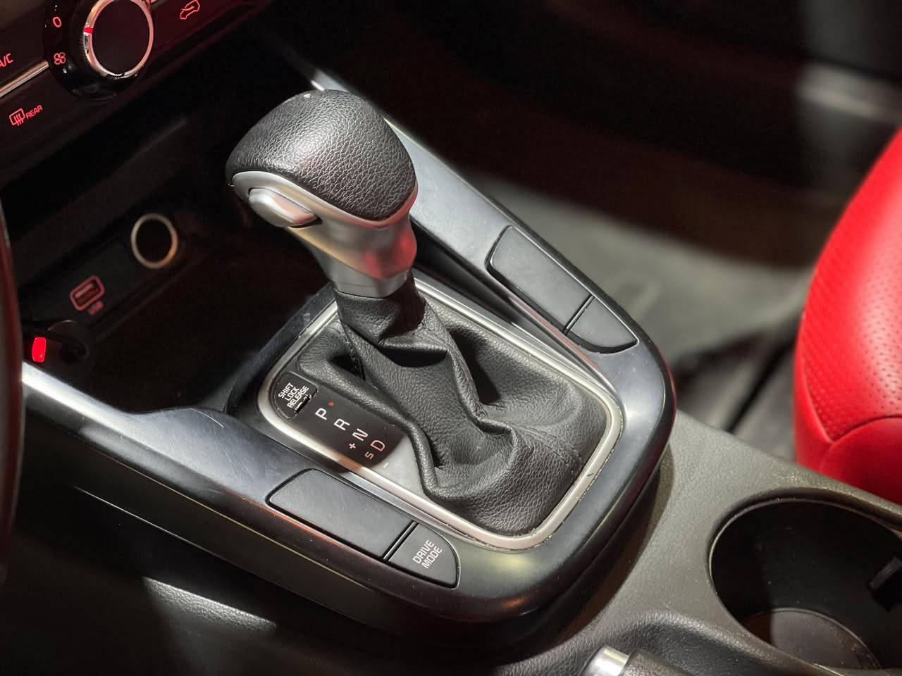 كيا صول 2021
رقم اربيل
ماشيه 180الف كيلو
وارد امريكي بيها جاملغ وبنيد +مصبوغ جاملغ وباب الصدر
ب135ورقه وبيها مجال
***********
