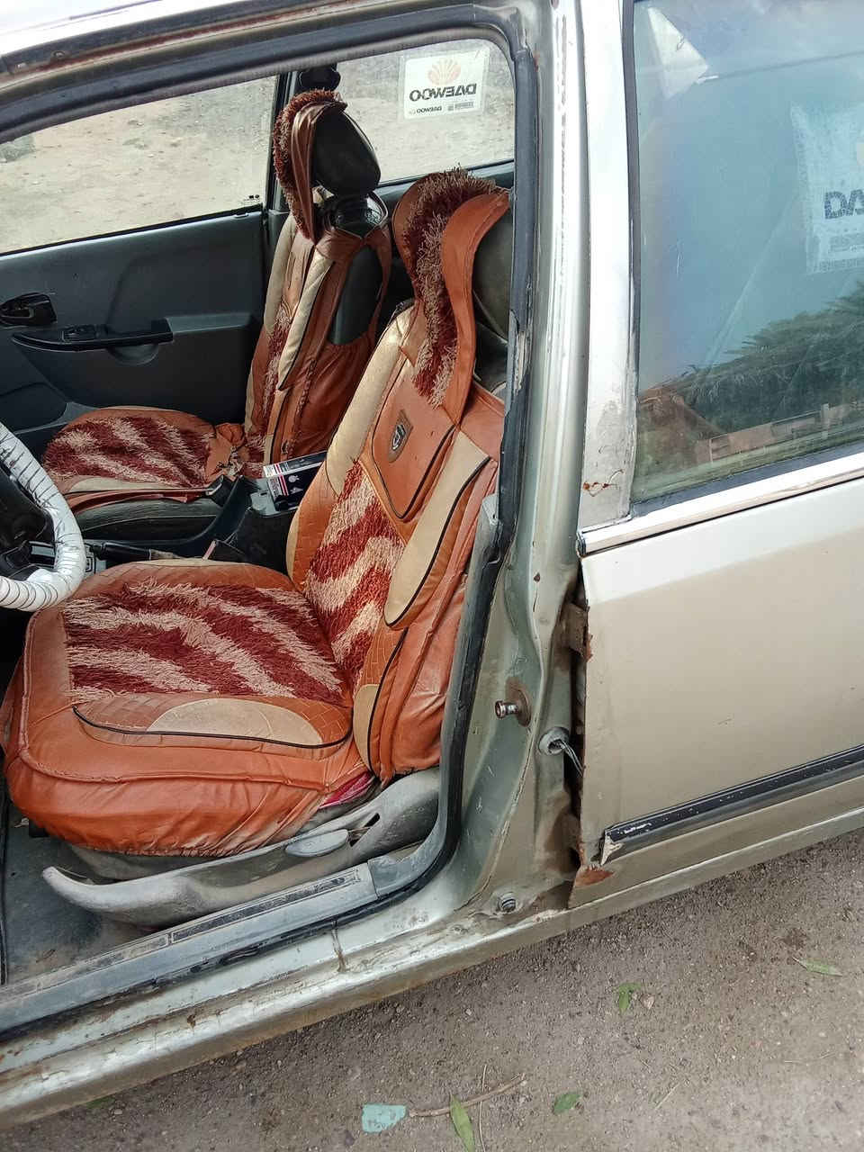 السلام عليكم  برنس فراشة للبيع موديل 1999رقم انبار مشروع وطني راعيها موجود شوكت متريدتحول گير ومكينة خير من الله اوتاماتيك محرك مفتوح السعر25 واتساب ***********
