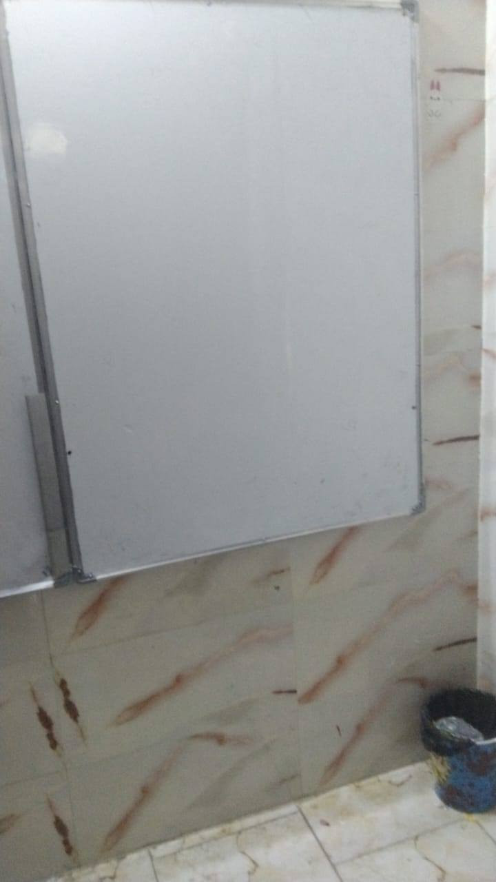 أغراض منزليه للبيع وبسعر مناسب للاستفسار الحر الصغير قرب جامعه أهل البيت مجاور روضه السنابل ***********
