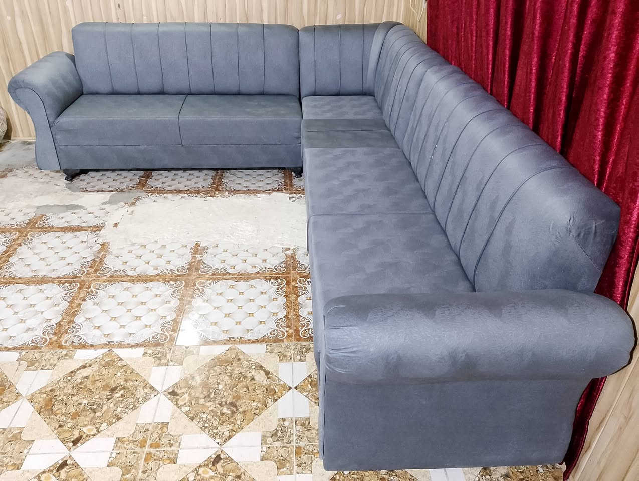 ديوان ١٠ مقاعد للبيع نضيف جدا بدون اي ضرر قماش جديد ممستخدم سفنج ضغط عالي خشب بلوك بلاويد السعر ٢٨٥ بي مجال بصيط مكان بغداد الحرية موجود توصيل بكروة رقم ***********
