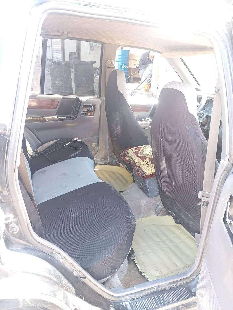 يالله جيب شيروكي موديل 93 سياره حلوه ومرتبه مال واحد عند عمل بيهه لعائلته
رقم بغداد سنويه عاج منتهيه ب 20 
كير ومكينه ففتي خير من الله كهربائيات شغاله
راعيه بنجف هوه وابو الوكاله وابو الوكاله عندي وكالته ومستمساكته بس ما واصله
ابيع هل موجود اتعهد سرقه وعشاير فقط
السعررر 26 وبيهه مجال للشراي بخدمته
مكاني ناصريه الغراف اتصال وتساب
***********
