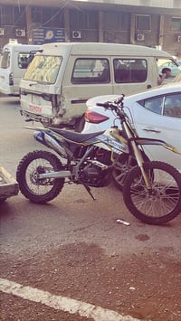 قفاز اكس موتس مرقم وباسمي دراجه نضيفه كلش وحته الهزه مالته بعدهي مخلصا...