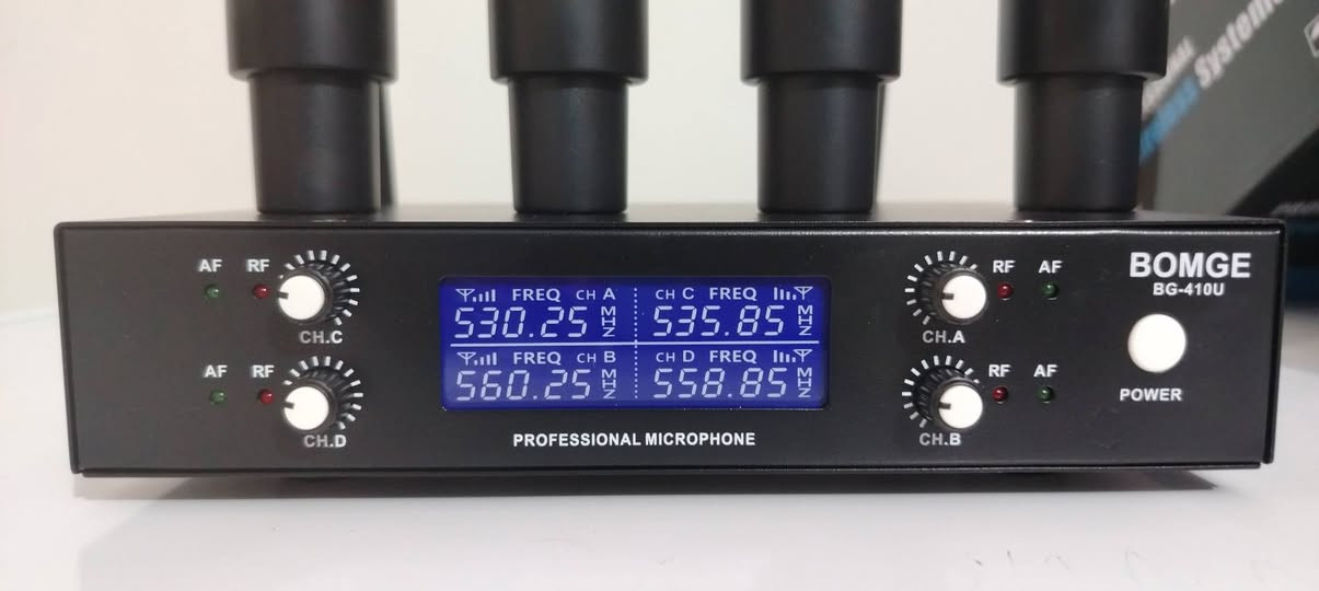 خلي سعر وبالعافيه السلام عليكم ورحمة الله وبركاته خدام الحسين مايكات لاسلكي رباعي مع رسيفر حديد ثقيل باله جديد بكارتونته وجيسه اي استفسار هذه رقمي *********** اخوكم وخادمكم ملا عصام الكربلائي
