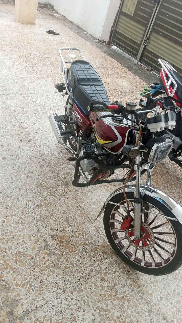 للبيع ايراني موديل ٢١ دراجه نضيفه ومرتبه محرك ما مفتوح فول لدراجه استفسار اكثر خاص او ***********
