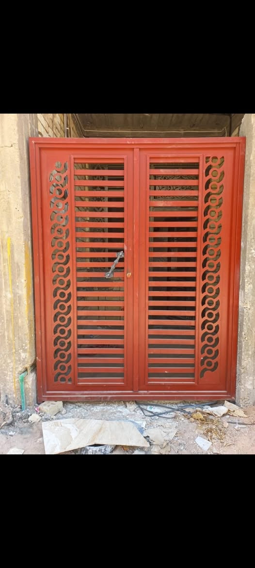 سلام عليكم اخوكم حداد متنقل وشغلي هندسي ودرجة أولى بيبان وشبابيك وسقيف كسبان وسندويج وكافت العمال اتصل وتدلل ***********
