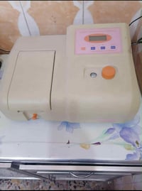 غراض مختبر جانبي للبيع   (سبكترو +مجهر+ وتر باث ) نضافه ٩٥٪؜ سنتر فيوج...