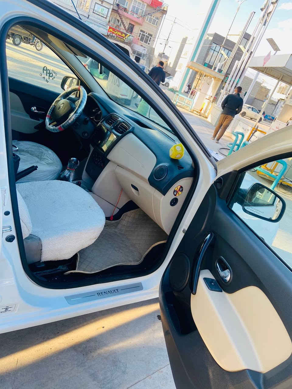 بە ناوی خوای گەورە 
ڕینۆ سمبول 2016
سەنەوی تا 2030
 تەرزەی نییە جام کارەبا شاشە ئایپاد ناوزەرد خلیجی یەک دینار مەسرەفی تیا نییە بێتەقەوڕەقە ماڵی دۆستە 
پارچەیەکو دو نیو درگای بۆیاخە بەبێ ناوگرتن 
سعری 70 گەڵا مەجالیکی برایانە
ژم *********** السليمانية, العراق
