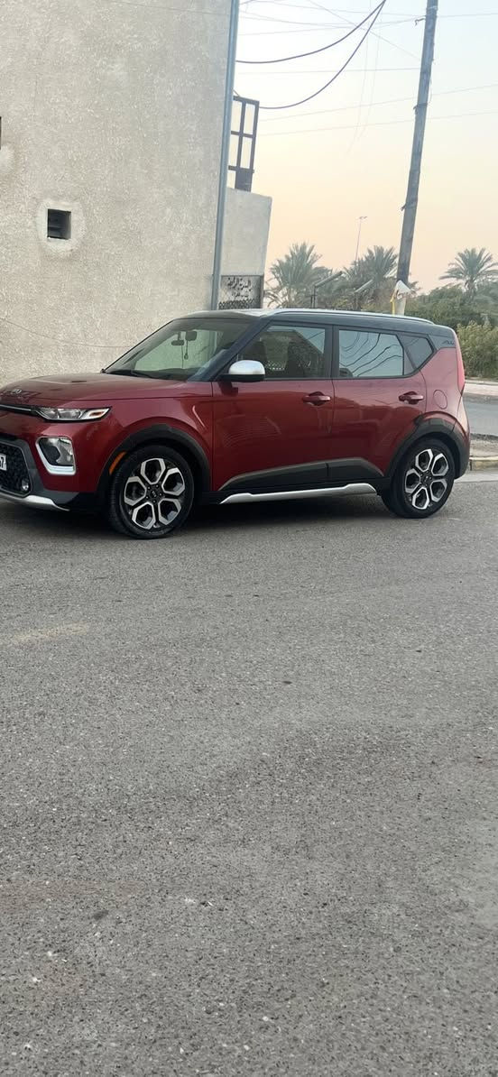 كيا صول للبيع موديل ٢٠٢٠
رقم بغداد 

مكلف ب نشر

الحادث موضح بالصور ضرر السياره تبديل قبغ الجنطه + البنيد صبغ 

 + بيها شويه بارد بالجاملغ الخلفي كم اصبع 

وبيها بارد كم اصبع بالجاملغ الكدام 

 السياره نضيفه كلش 

صدر ومكينه وكير كفاله 

ماشيه 50,000

السعر المطلوب ١٤٣ وبيها مجال 

***********
