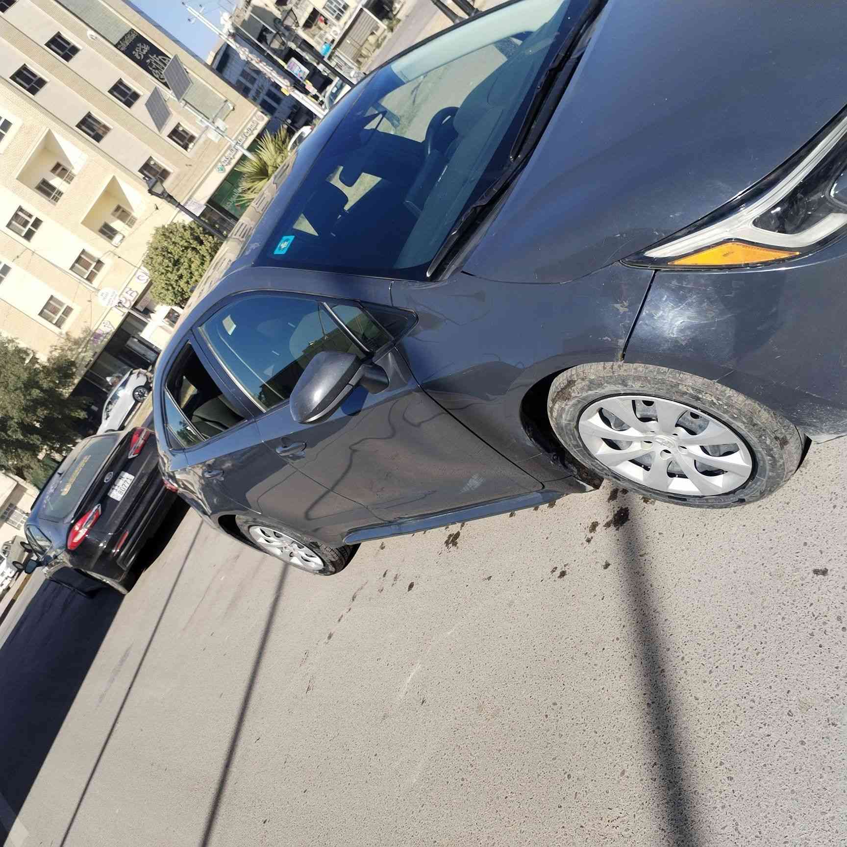 للبيع كورلا وارد حادث بنيد وباب قطعتين صبغ لون سمنتي.2023.   بسمي مكاني بغداد الاعضمية ***********.   سعر 147
