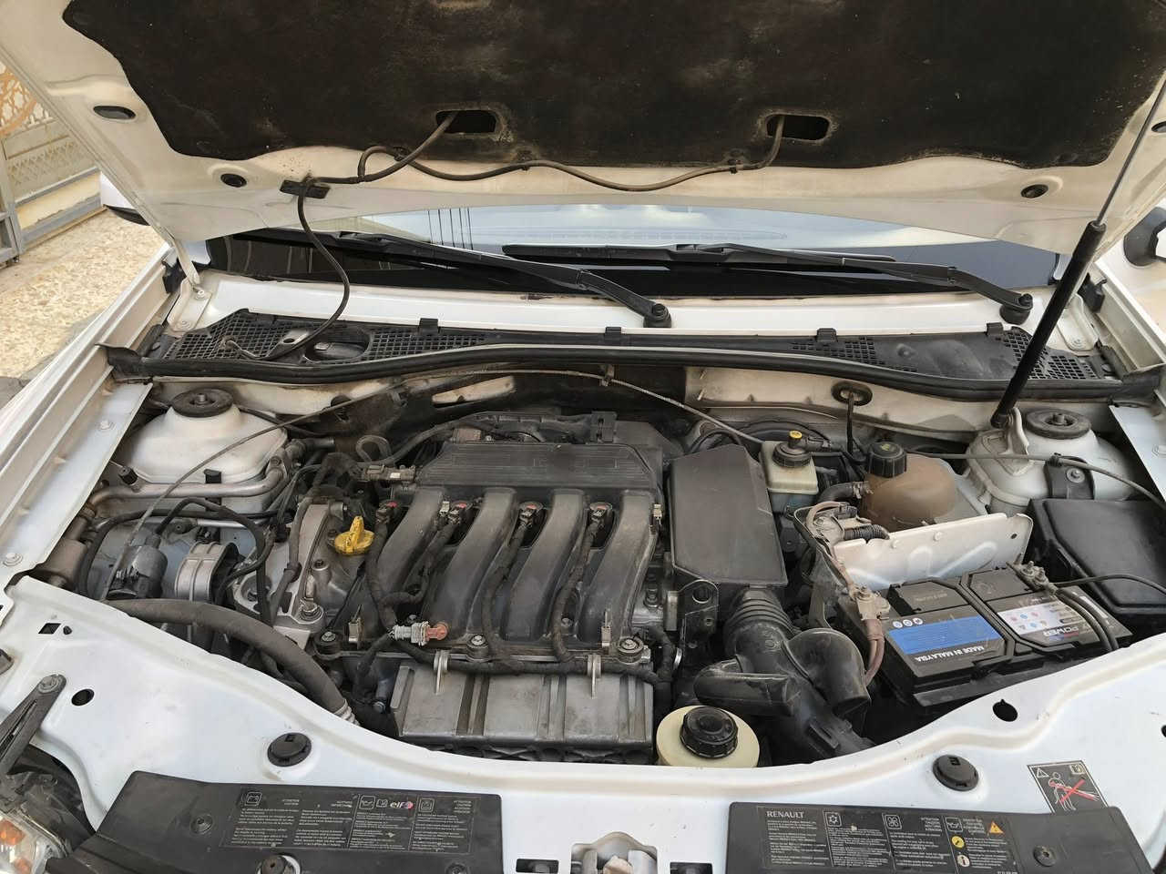 رينو دايستر موديل ١٣  بسمنه السياره جديده بيه عله كد شبر صبغ أم وضح بل صوره بل جاملغ الخلفي كير مكينه خير من الله تبريد ثلج تدفيه سنويه ساقطه اني متكفل بل تجديل عليه مكن السياره بل شعب السريدات سعره ٦٨ وبيه مجال ***********
