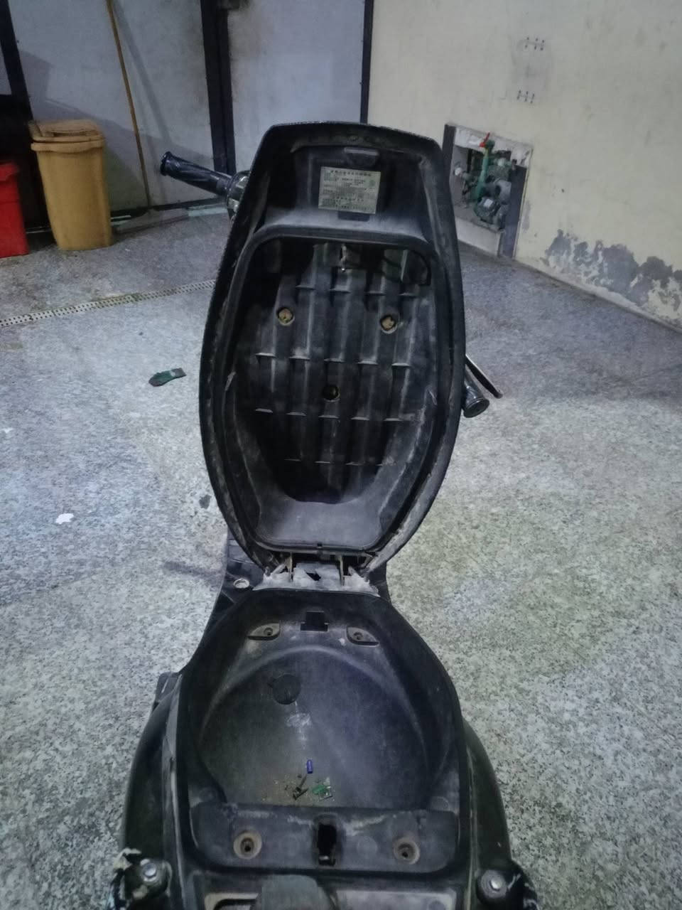 سلام عليكم  دراجه ماكس عدله نضافتها شوف اعيونك نكره سلف بأي وقت دراجه دبل تاير جديد  نقصها فقط باتري  سعر ب 475وبيها مجال للشراي يشلع عيوني  هاذه رقم *********** مكان العبيدي شارع 20
