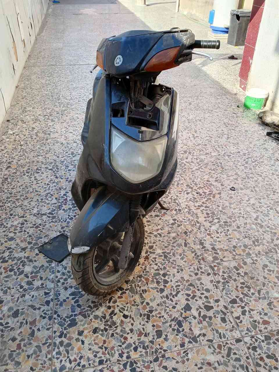 سلام عليكم سكنس نثيه شغاله لاتنقيص ولاتبخير يرادله كلج خلفي بس اني ابيع كوم حديد مكاني العبيدي الرئاسه رقم *********** كفراته كامله نصقصه لسبعه وترايش كوري 140 بيه صوت بل مكينه
