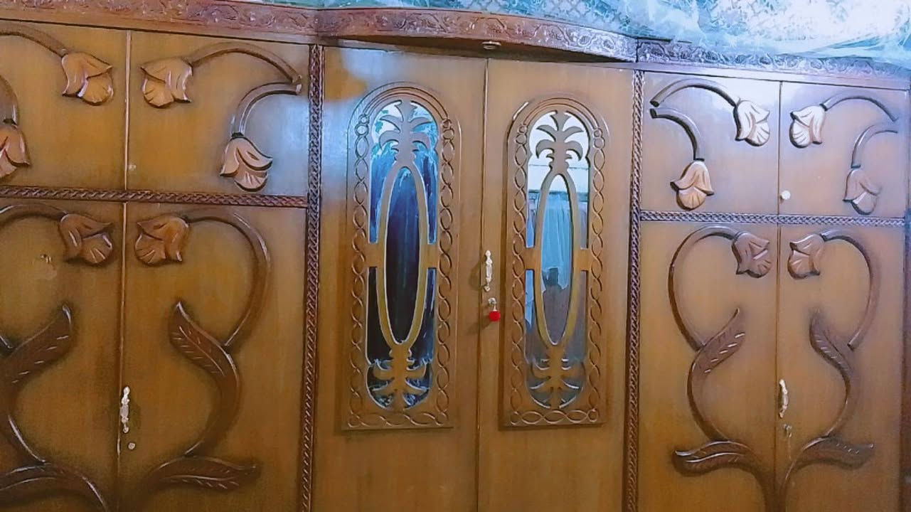 سلام عليكم اخوان غرفه صاج للبيع تفصال مو سوكاوي 6 بيبان قاطين كامله مابيه نقص سعر 650 العنوان البصره الحيانيه :رقم ***********
