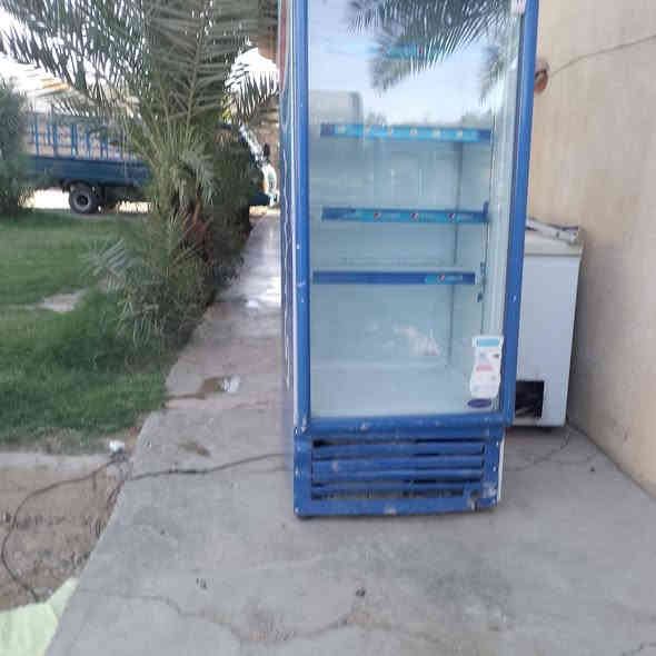 السلام عليكم. يوجد  رفوف وعارضه للمشروبات وعارضه للبغلاوه.  للبيع. الاستفسار الاتصال على الرقم ***********
