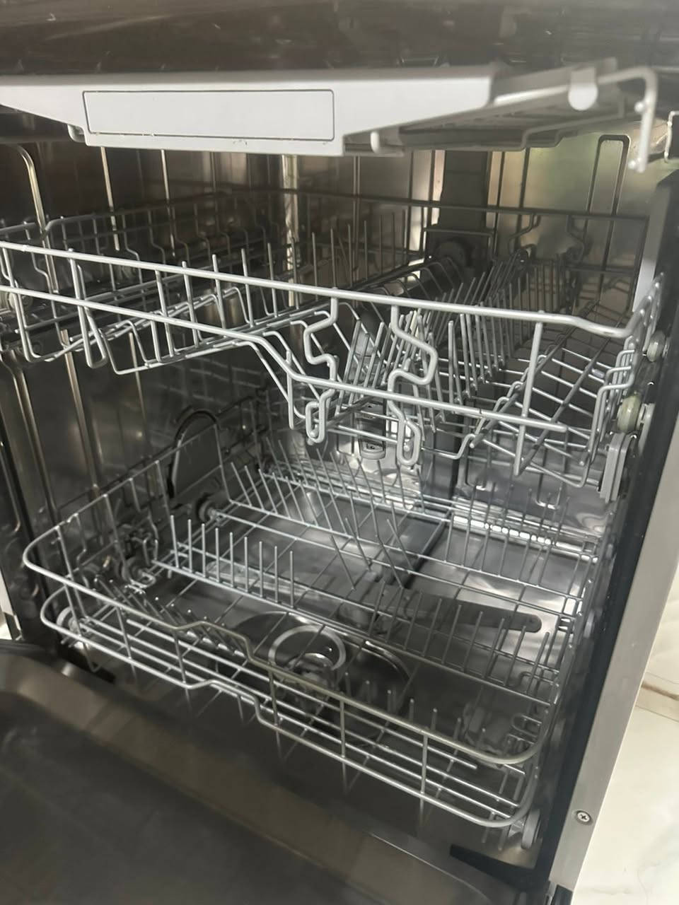 غسالة صحون هايسن بحالة ممتازة السعر350
المكان بغداد الاسكان 
***********
