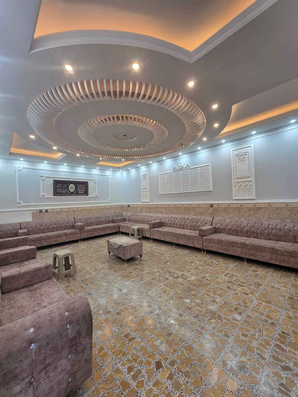 بسم الله 🌷
دار سكنية في تكريت / حي التحرير – قرية البعبيد
مجاورة حولي الزهور
🏠 طابقين
🏠 4 غرف نوم
🏠 استقبال + مطبخ
🏠 مجاميع صحية
🏠 صالتين وسطية
🏠 درج خارجي
🏠 يمكن عزل كل طابق وحده
مناسبة للإيجار أو مراوس عقار (قطع بالديوم أو بيت بالديوم)
التعامل مباشر ويا صاحب الدار
للاستفسار الاتصال على الرقم: ***********
