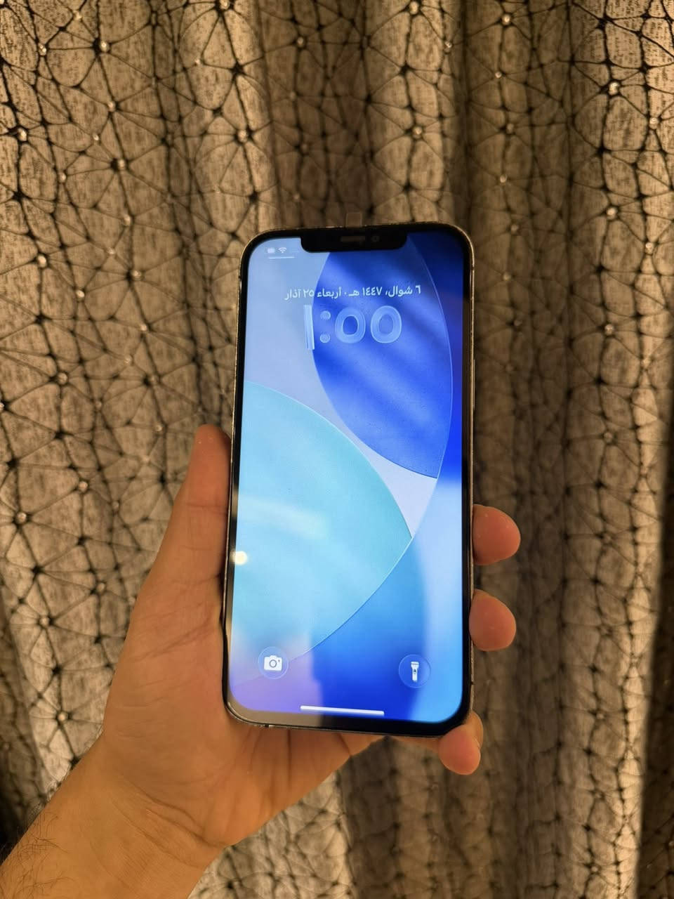 12 برو ماكس 128 مبدل شاشة وبطارية وكامرة كلة شغال طبيعي السعر 235 الف مكاني البياع ***********
