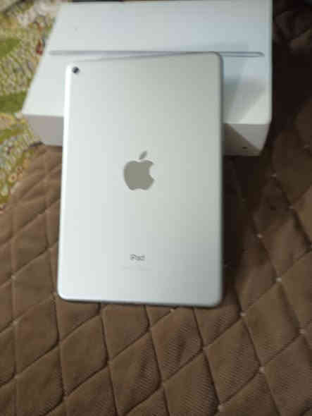 السلام عليكم ايباد مني 5البيع كفاله عامه لا مفتوح ولا مصلح مكاني ميسان السعر 200 قفل  الرقم ((***********))
