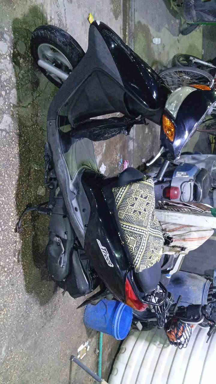 سلام عليكم دراجه لاكزز  لبيع كلش نضيفه مكفوله كفاله عامه بواحد و900وبيه مجال مكان كربلاء باب بغداد ‏‪***********‬‏
