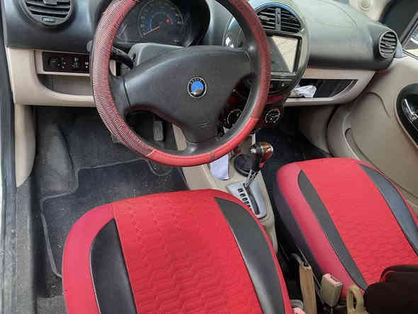 السلام عليكم 
باندا 2013 للبيع السياره جداً نظيفة بيها فقط جاملغ السايق مصبوغ 
السعر 58 وبيها مجال 
العنوان بغداد المنصور او حي العدل 
***********
