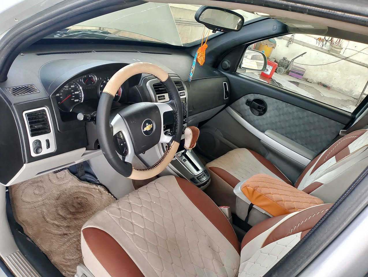 عربي/كردي

شۆفرلێت ئیکۆ نۆکس 2009
مەکینەی شەش پستۆن 3400 مرغوب.
***********
گێر ئۆتۆماتیک تەبرید، چوار جام کاربای، شاشه، دژه خلیسک، 4 تایەی تازه تحدید سرعە، هتد 
گێر و مەکینەی بەشەرته 
تاخم پێشی گشتی گۆراوه بێ تەقە و رقە  قایش و نۆزل و پلاک و وایر پلاک و پاتری گشتی تازه گۆراوه بیلادی بۆ دانراوه رۆن گێر و مەکینەی تازە گۆراوه کاربایاتی گشتی مەزبوت 250 مسروفی نیه مالی خێزانی سیاریکه تا بلی خزمەت کراوه. 
سیارەکە هی مالە و خێزانیە و بەرزه.. شەرت تحویل سنوی تا مانگی 6 تازیه
5 پارچەی بۆیاخە شاسی پیشەوه بستێکی گرتوه 
دواویش جەمپێکی هەیه.
نرخی 80 ورقە و مجالێکی کەم 
400 هەزار خرامی لەسەرە دوای معامله ئەیگەرێنینەوه

شوفرلیت ایکو نوکس ٢٠٠٩
مكينه 6 سلندر 3400 مرغوب.
***********
كير أوتوماتيك، تبريد، 4جام كارباي، شاشه، 4 تايرات جديد، تحديد سرعه، بعد،،،،،
تاخم كدام كله مبدلينه جدين قايش مكينه و نوزل و بلاكات و واير بلاكات و باتري و دهن كير و مكينه كله جديد. مبدلينه بيلادي. كارباياته كله شغال ربع مابي مسرف سياره بي 5 قتعه كدام شاصي بي قليل ورا بي جمب سنويه جديد حدل شهر سادس شرط تحويل... 
سياره مال بيت عائيله و عالي..
سعر 80 بي مجال قليل
بي غرامه 400الف وره معامله نرجعه كركوك, العراق
