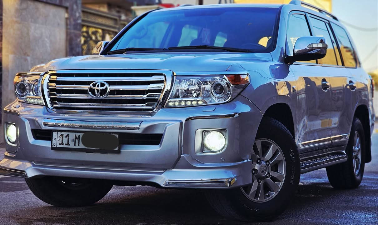 لانـدكروز 2011 ستينيه اصل رقم بغداد مميز ماشية 153 حقيقي 
كفاله عامه من الصبغ والتبديل  السيارة وضع شركة للجناي ماكو نقص برغي
محرك V6 
تحكم استيرن
كاميرا
شاشة كبيره
حساس امامي خلفي
بصمة بوب
فتحة سقف
منضومة زنون كامله
مواصفات الستينيه معروفه فول واحد ع واحد
السيارة احلى من الصور وانظف الستينيات الموجوده
السعرر((305))بي مجال اتصل ع الارقام
***********
***********
***********
