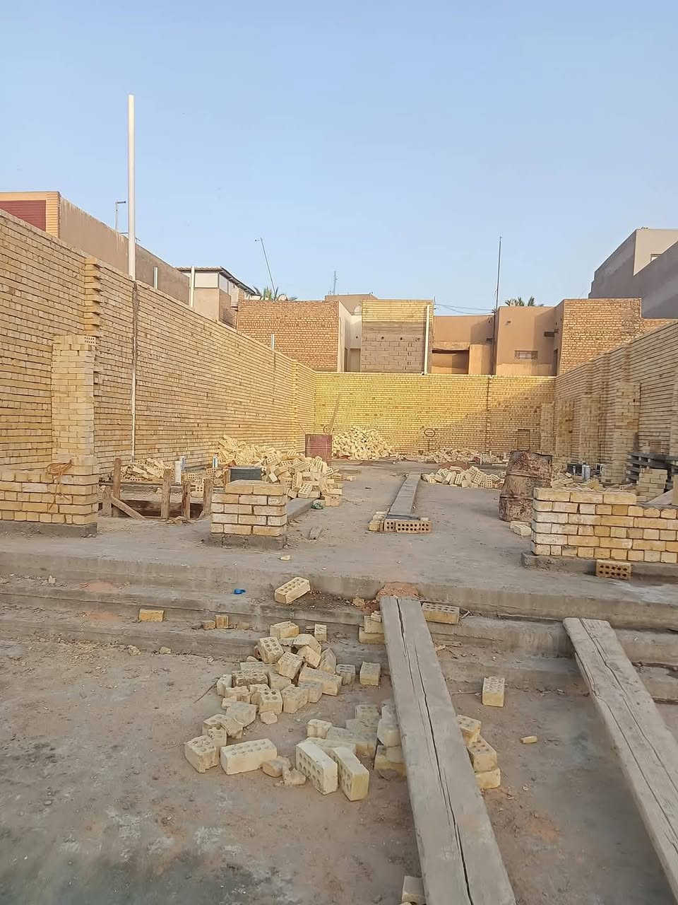 السلام عليكم خلفه بناء درجة اولى التزام بالموعد شغل نضيف استلام مهندس مكاني بغداد متفرغ ***********
