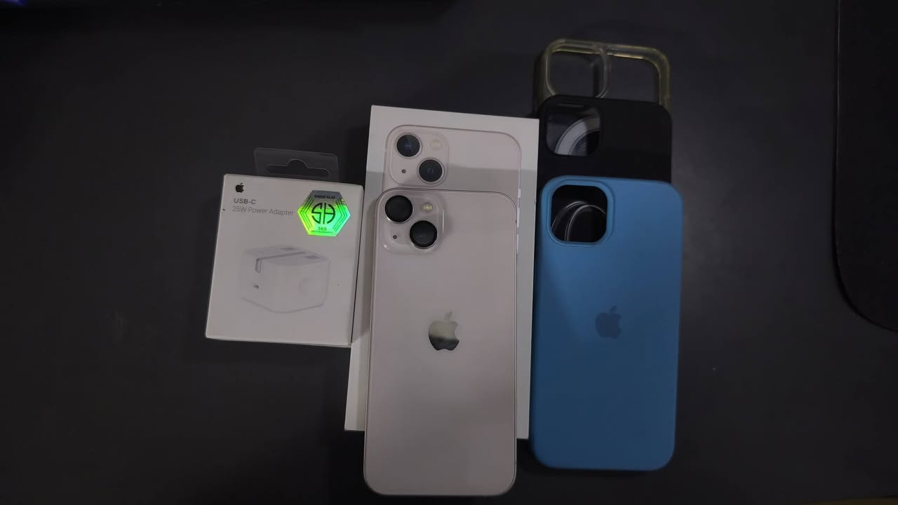 📱 iPhone 13 | 256GB | وردي — للبيع
🔋 نسبة البطارية: %78
💾 الذاكرة: 256 GB
🎨 اللون: وردي
📦 الحالة: ممتازة — بدون أي خدش
 مع:
✅ العلبة الأصلية
✅ شاحن USB-C أصلي 25W
✅ 3 كفرات (شفاف MagSafe + أزرق + أسود)
مع لاصق حماية للشاشة والكاميرات وفلاتر للسماعات 
💰 السعر: 450,000 دينار
بدون اي تبديل بأجزاء الهاتف او صيانة 
مكاني في النجف_كربلاء


**إذا كنت صاحب هذا الإعلان وتريد حذفه لأي سبب، رجاءا أرسل رسالة إلى الدعم الفني**