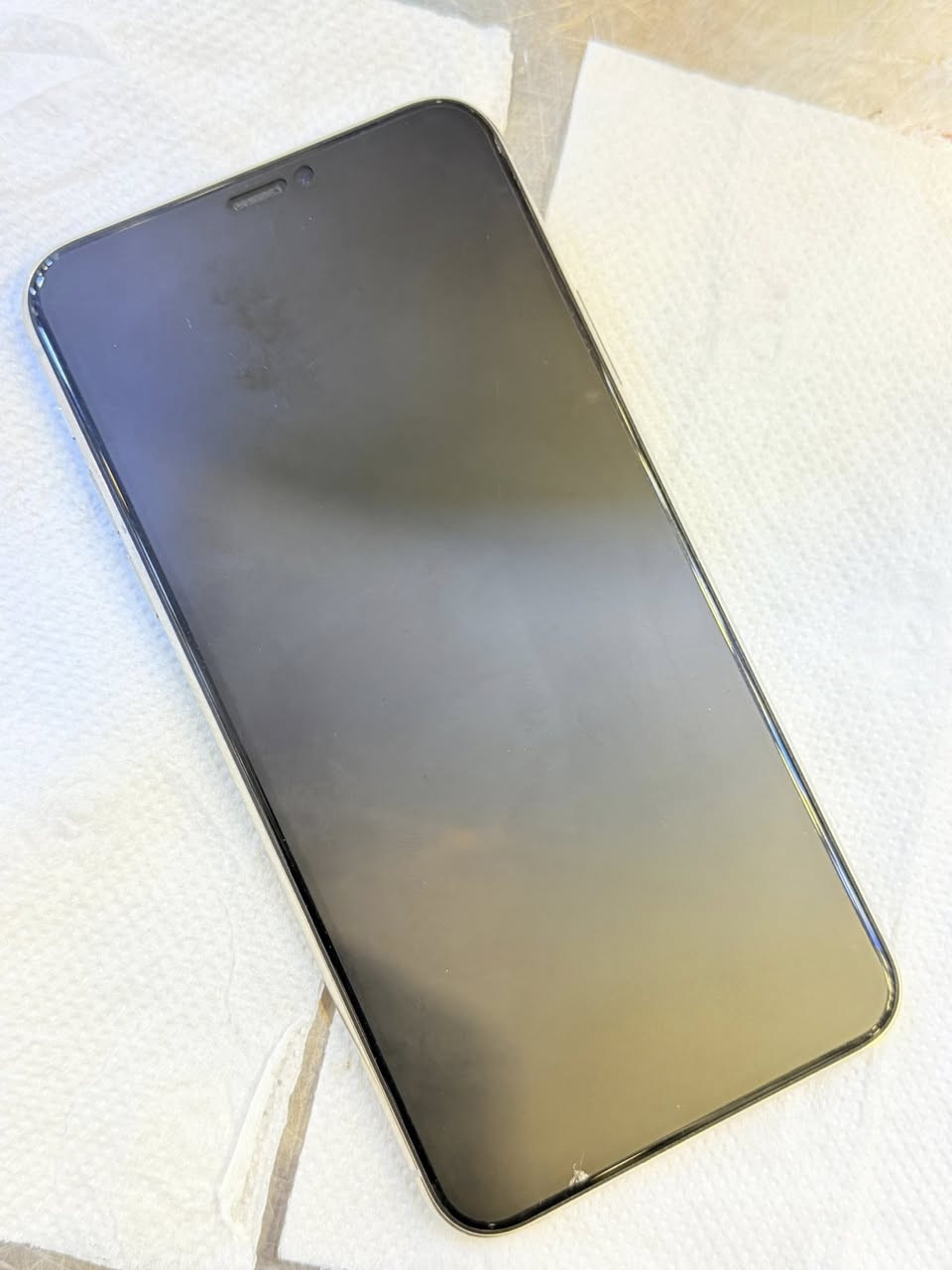 سلام عليكم ايفون 11برو ماكس كامل ملحقات ذاكرة 64 جهاز نضيف ولاشخط مال بيت بطارية 76 بلادية ماتصرف نعمة من الله مبدل فقط شاشة مو بلعراق مبدل ب دبي يعني شاشة وكالة قطعة اصلية جهاز كلش نضيف عنواني ميسان شارع دجلة ***********
