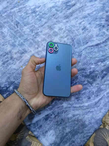 11 ابرو نضيف حيل 
ذاكره256
فقط بطاريه مبدل 100
شاشه شرط ابلادي مبدل 
فيس ايدي شغال
كامرات ٫صوت ٫ سيم 
كله مكفول 
سعر 225
***********
