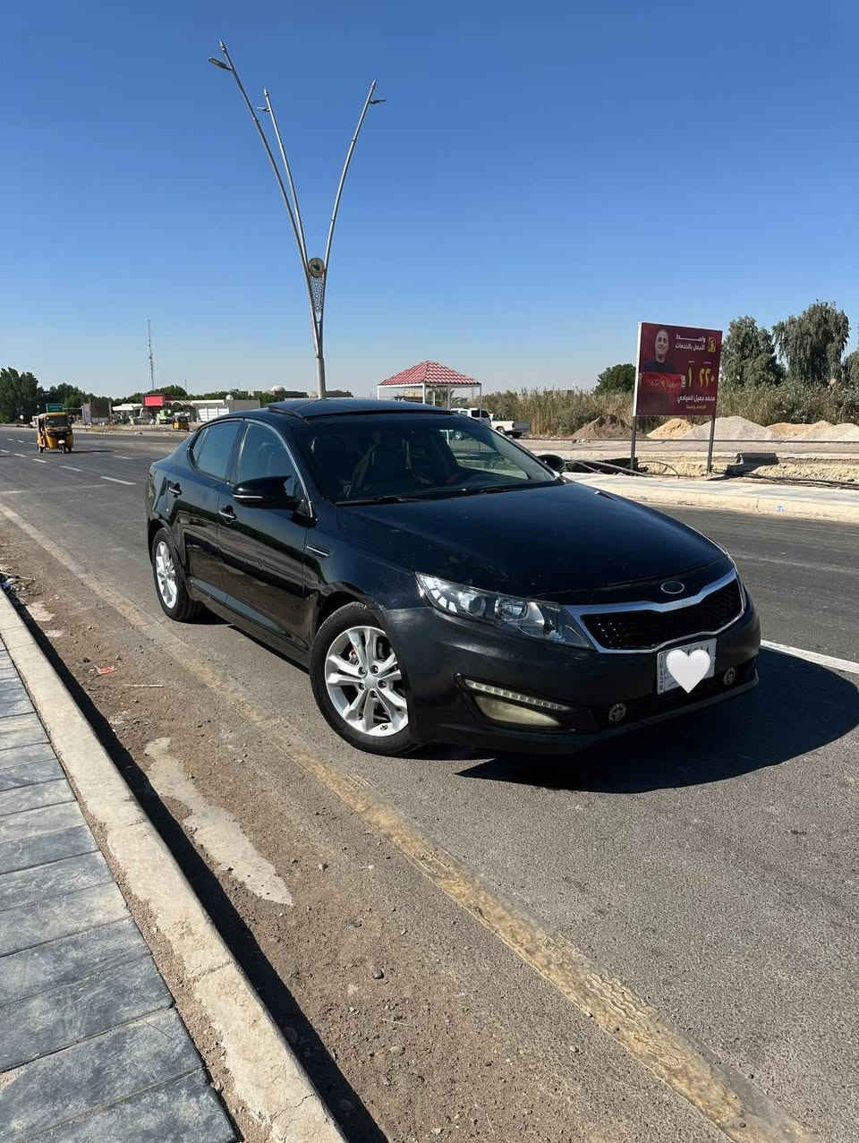 كيا اوبتما فول ١/١ فئة EX 
مكينة 2400كفاله
كير كفاله 
مواصفاتها رجال اعمال معروفه 
تحكمات كلها شغاله 
كشنات تدفئة تبريد 
دخول ذكي كشنات كهرباء 
تبريد قطعتين 
بنورما فتحتين 
مثبت سرعة 
نظام ايكو 
شاشه كبيرة 
كامره بلاد خلفي 
بعد بيها هواي مواصفات 
مكينه  معلايه كازكيت انسه شي اسمه دوانز 
دير بانزين عادي 
موديل 2013 وارد امريكي 
حادثها فقط خشم البنيد بامريكا ومصلح نفسه 
ابيع فقط قطعة وحده 
اخوان رجاءاً لحد يكسر سعرها لمايعجبة 
سعرها 122 ورقة وقابل للتفاوض رقمها واسط 
مكان سيارة واسط قضاء النعمانية
***********
