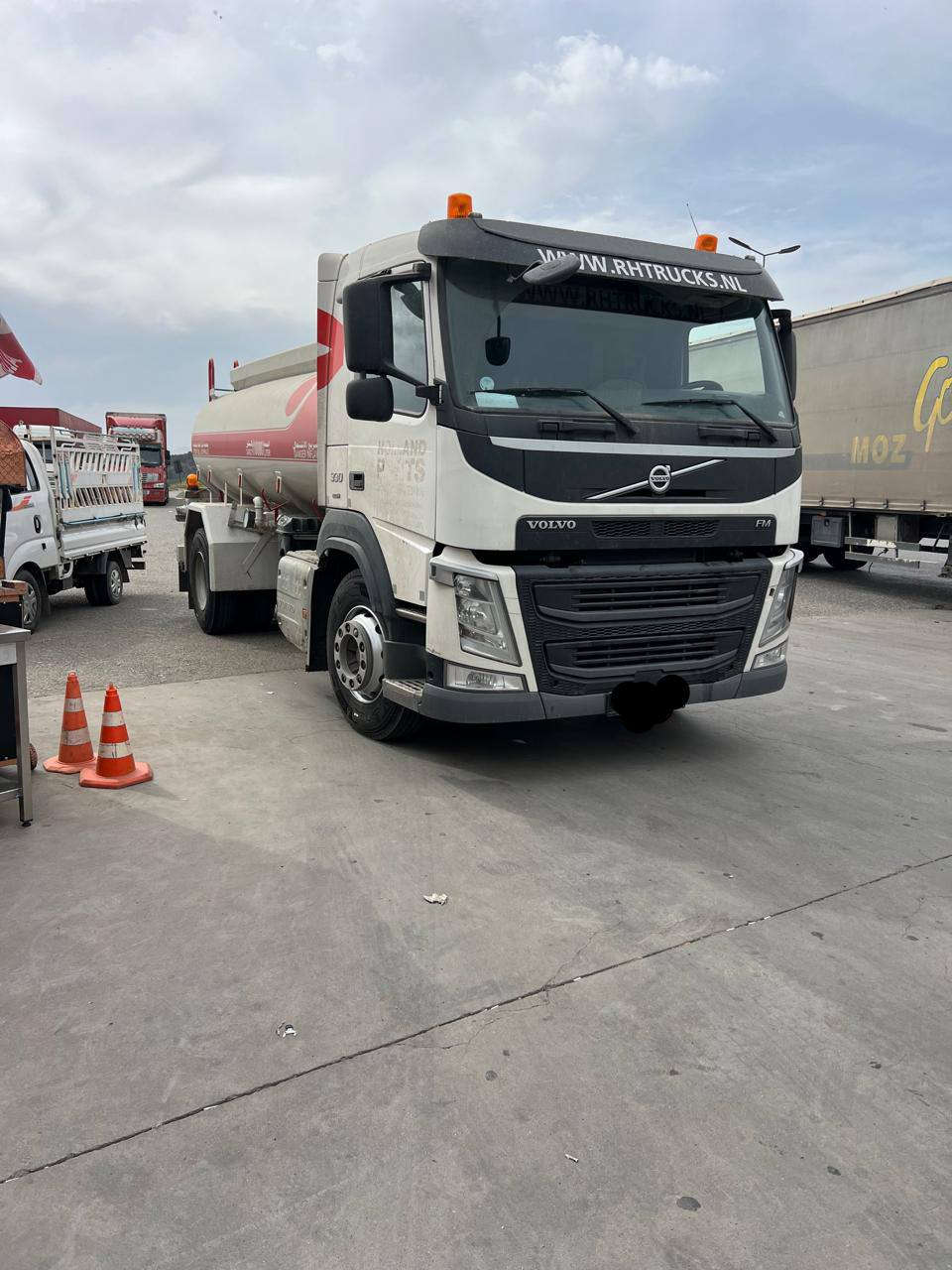 للبيع فالفو 2016 سيارة كفالة عامة من الدعامية للدعامية توناج جديد عداد ساعة جديد تانكي 2025 روعة تايرات جديد رقم السليمانية جديد فول مواصفات السعر 410 الرقم ***********
