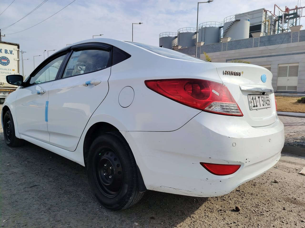 السلام عليكم للبيع اكسنت ٢٠١٢ خليجي  فول مواصفات مكينة كير تخم تاير وصدر وكهربائيات وتبريد كلة كفاله مكينة ١٦٠٠ دبل قطرة غرفة جديدة بيه صبغ جاملغ وبنيد جهة الراكب بدون دواخل المكان بغداد البياع السعر ٩٠ وبيه مجال قليل / للاتصال ***********
