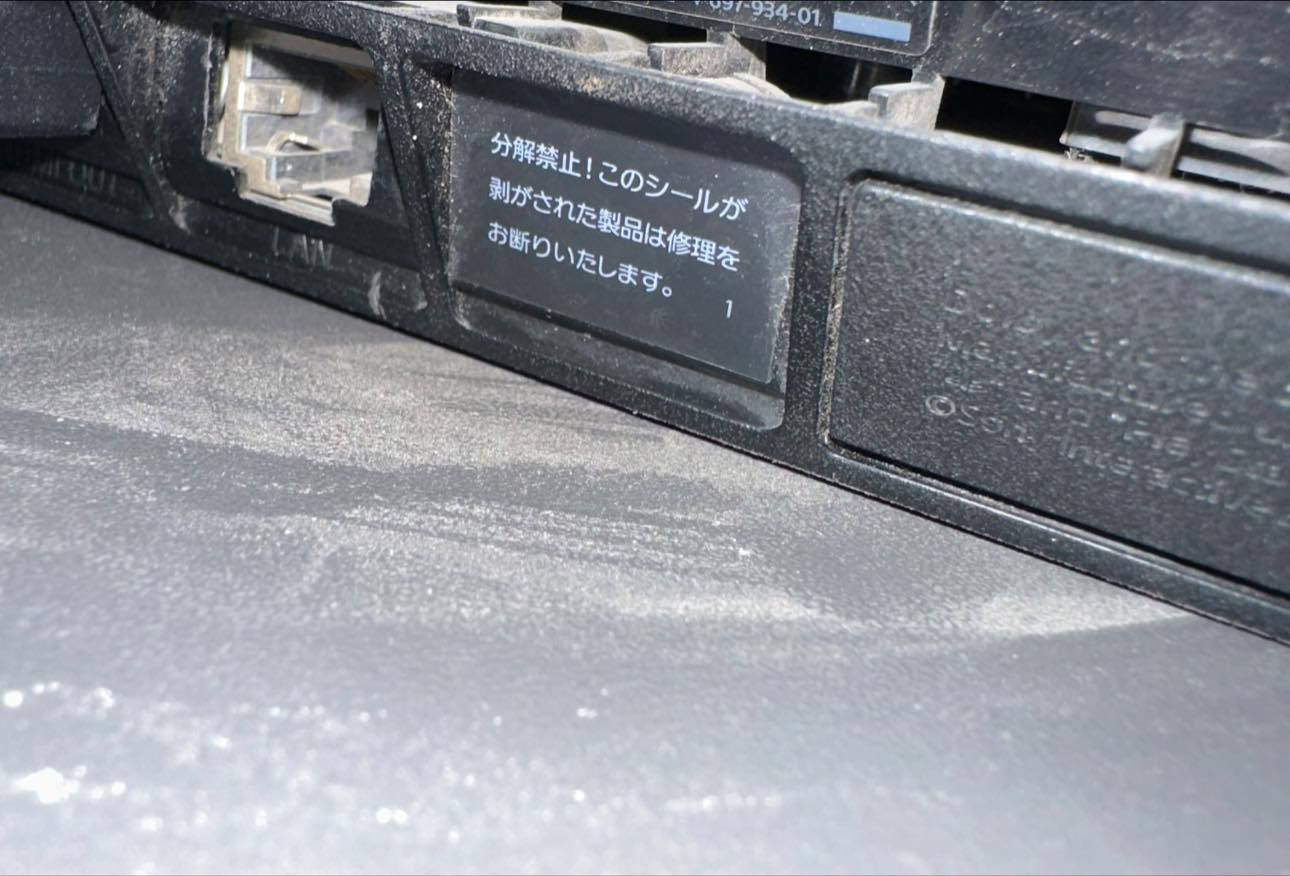 بلي 4 سلم اولاين هارد ٥٠٠ كلش نضيف لا مفتوح ولا مصلح كدام عينكم النظافة وبالعافية ع الياخذة  جهاز يجي غراض كاملة مع الكارتون 
سعر البلي مع قرصين فيفا وكلفديوتي و٤ جويستكات ٢٧٥ قفل 
٢٥٠ مع جويستكات
٢٢٥ مع جويستك واحد فقط 
انت حر بالاختيار بس الاسعار قفل من الاخير اجيتك شوف يا سعر اليعجبك وتدلل (ارجع واكرر بالعافية ع الياخذة لان متكلي هيج شي 
للاستفسار (***********) اتصال او واتساب
