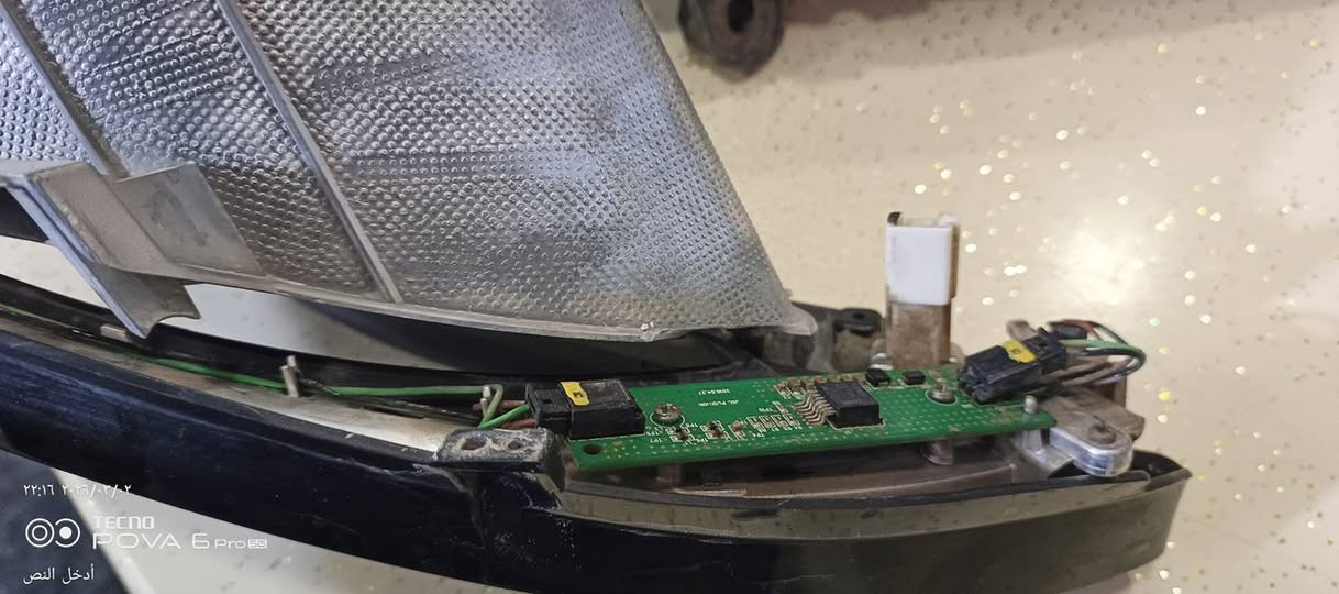 السلام عليكم
لايت سي٢٠٠ موديل ١٣ 
مكسور على هاي الوضعية بدون جامه 
ب٢٥ الف 
مكاني بغداد حي اور
***********
