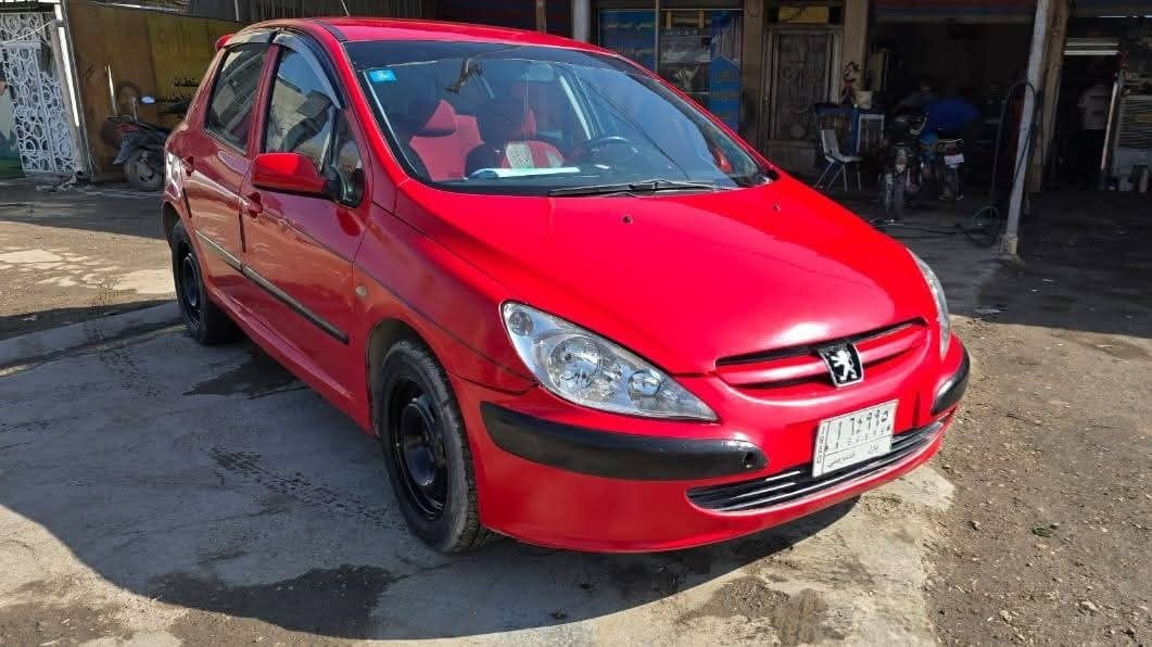 من رخصه مدير الكروب بيجو ٣٠٧ موديل ٢٠٠٥ مكينه تنقص رادله ترتيبات حداديه مصبوغه عام بيه جاملغ جهة الصدر ماسس بس يرش احمر ب٣٨ وبيه مجال بالمسيب ***********
