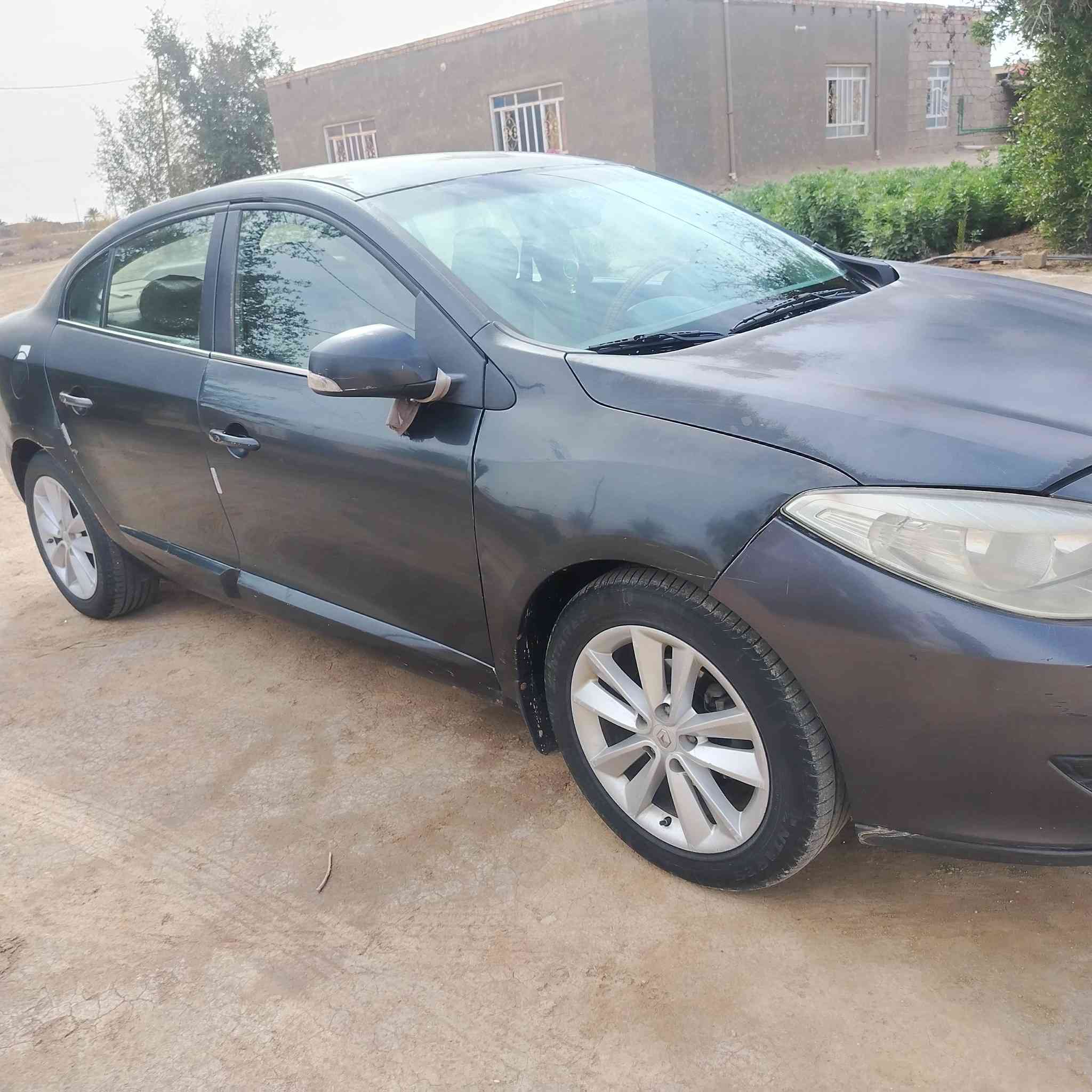 للبيع رينو فلوانس 2012
محرك 2000
رقم قادسية
السعر 55 
للتواصل /***********
