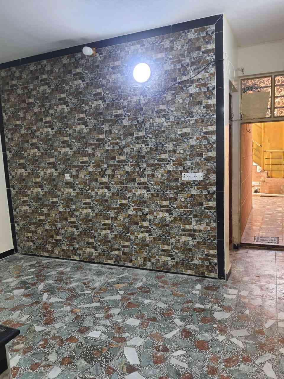 مشمل ارضي للايجار بمساحة 100 متر يحتوي على غرفة نوم واحدة وصالة وهول مفتوح عالمطبخ وصحيات يقع في الدورة ... نهاية شارع الصحة .. الزيتون .. بمبلغ 450,000 دينار لكل شهر
اني مكلف بالنشر فقط
الرجاء الاتصال مع صاحب الدار 
رقم الهاتف 
‎0772 169 6535
