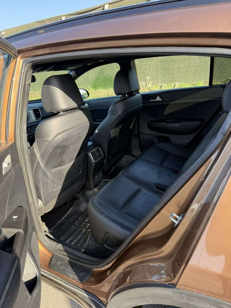 سلام عليكم كيا سبورتج وارد امريكي  2020 فول مواصفات بنوراما جلد كروز رادار فول الفول 
بيه 3 قطع ابيع حزام عام تاخذ سونر وتقتنع ياله تشتري سعر 165 وبيه مجال عنوان بغداد حي اور ***********
