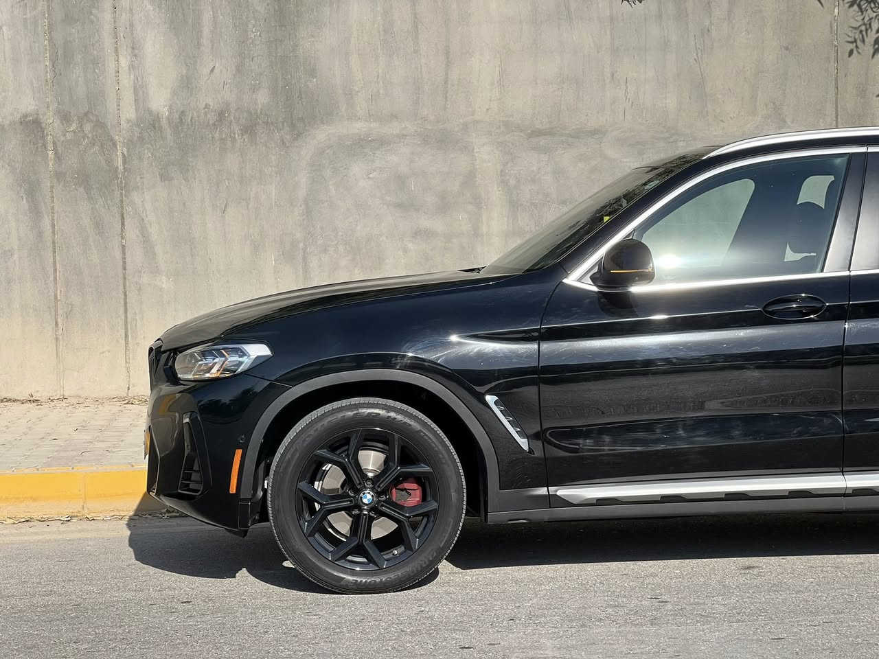 BMW x3 للبيع
موديل 23
ماشية 25 mi
وارد بدون ايرباك 
فول مواصفات 
حادث خفيف 
محرك 2000 تون تيربو
ترحيب توقف ذاتي قيادة ذاتية للركن
بانوراما 
صفر مسج 
اربع كامرات 
صبغ فقط البنيد
السعر 345
للتواصل 
***********
