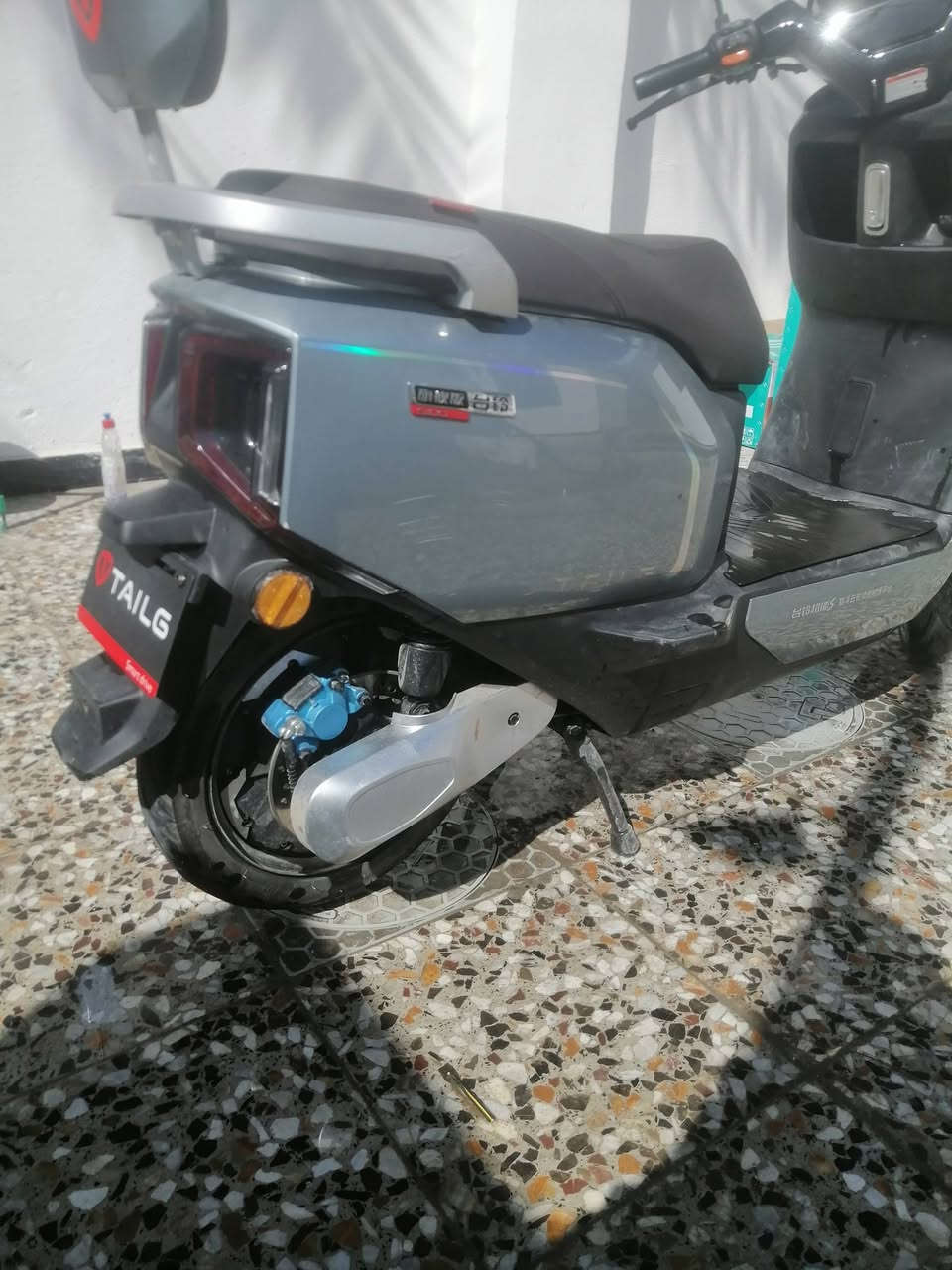 دراجه للبيع نضيفه شركه تاجل الصيني كل شي شغال السعر 900 الف وبيها مجال بسيط مصارلي 4 تشهر من جايبها بس معتاز ضروري *********** بي واساب وعلى المازنجر موجود
