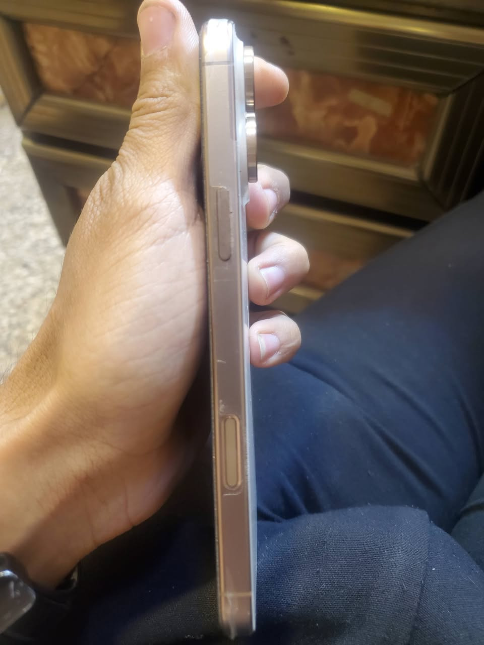 السلام عليكم اخوان ايفون ١٦ ابرو ماكس سعر مليون ٦٠٠ وبي مجال للطيبين مكان بغداد سوق العوره المبايل وضع الشركه ماستر استعمال قليل جدا فقط للتصوير هاتف *********** واتساب أو اتصال والشراي ما نختلف بل سعر
