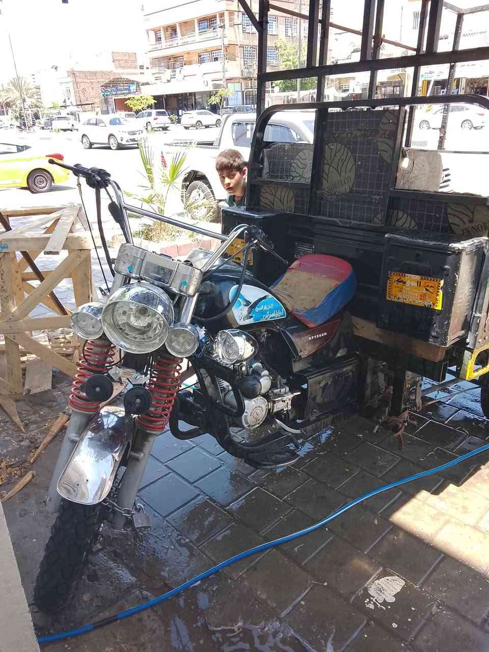 ستوته البيع مديل 23 سعر مليون 800وبيه مجال مكان بغداد شعب حي سومر شارع مدارس 
تفاصيل تصال ع رقم 
***********
